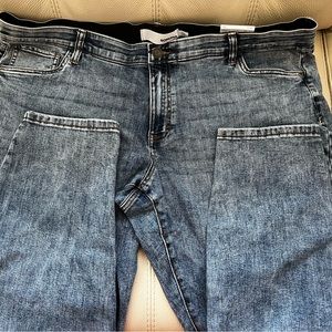 🆕 Size: 22W  Premium Mid rise, skinny Jeans